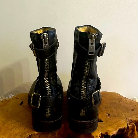 Frye moto boots! ✌️ - Picture 3 of 5